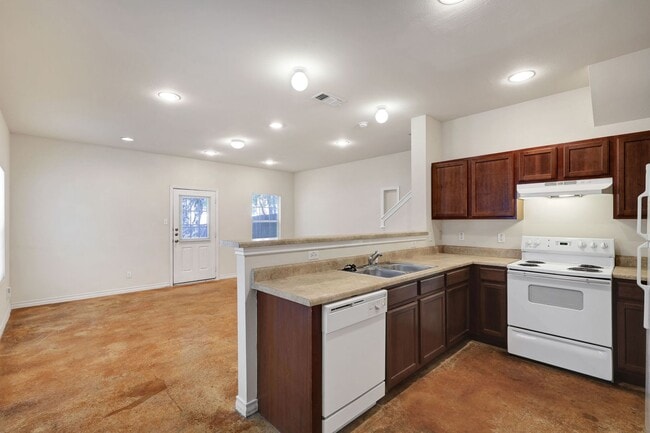 Building Photo - 7823 Kingsbury Wood