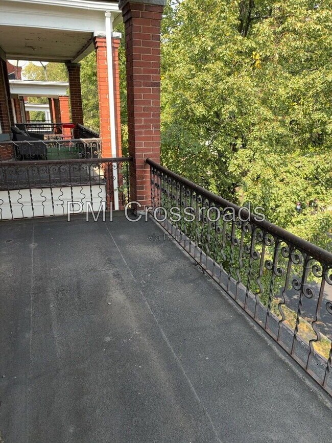 Building Photo - 1388 W 91st St