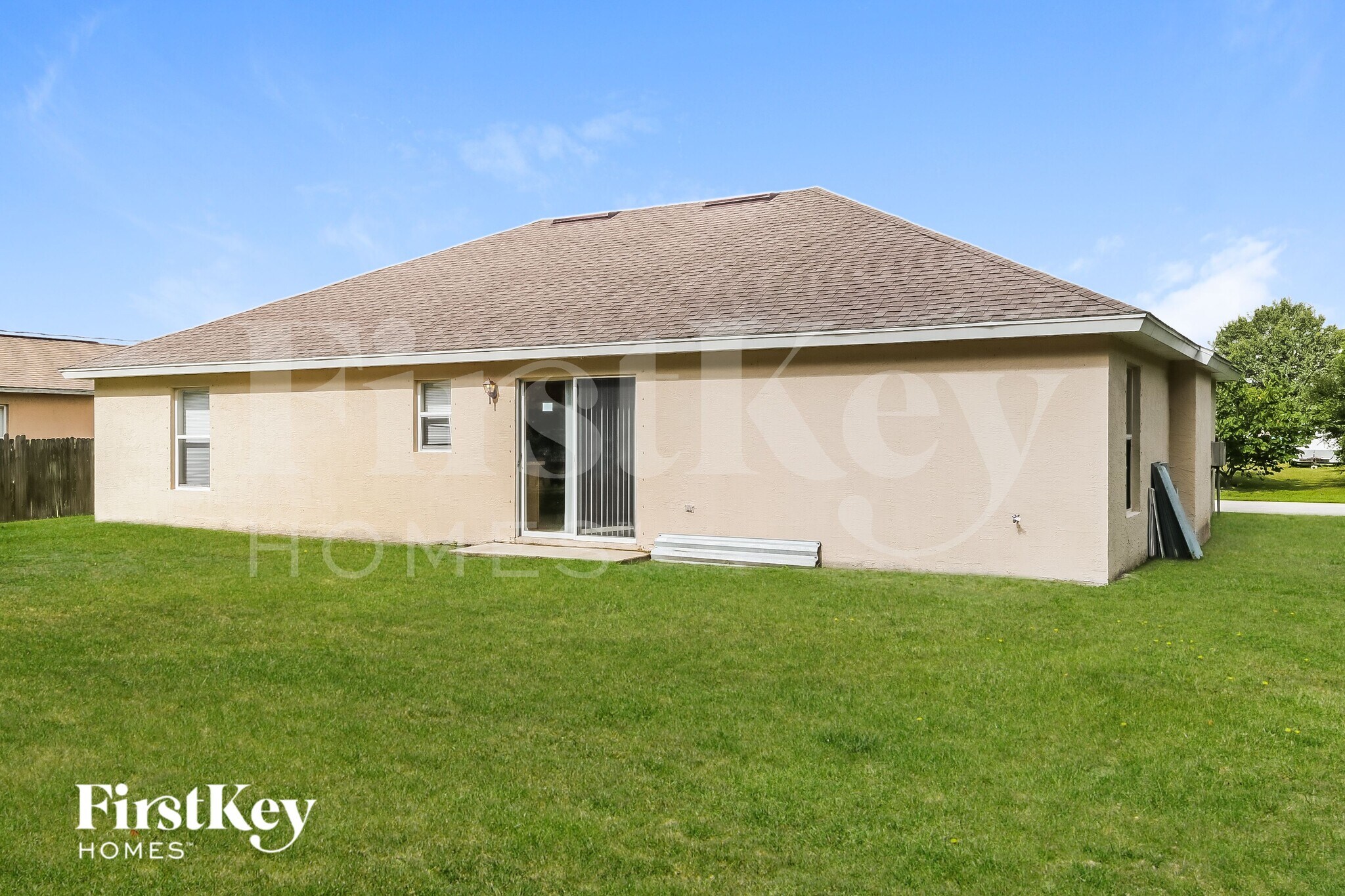 Building Photo - 1062 SW Longfellow Rd