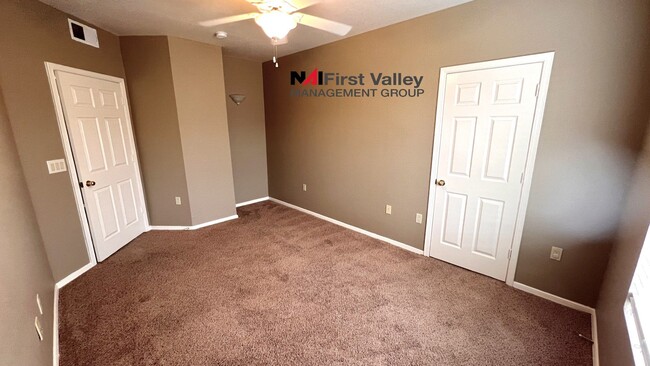 Building Photo - *****Half off First Months Rent ***** 3 Be...