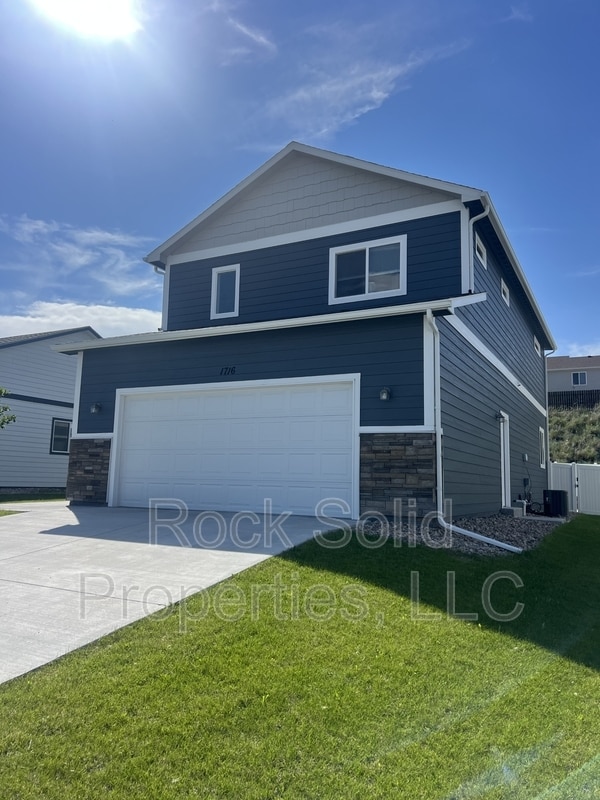Building Photo - 1716 Kade Ct