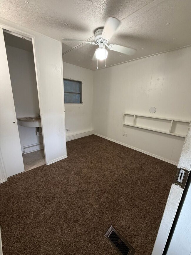 Building Photo - 248 Flame Ln