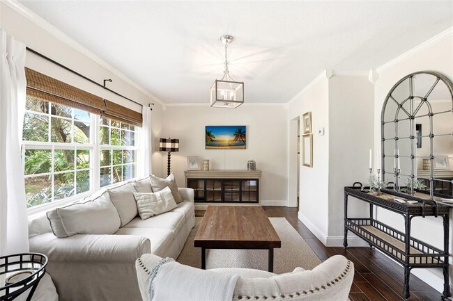 Building Photo - 2518 Weber St