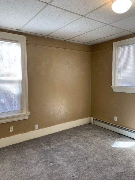 Building Photo - 724 E High St