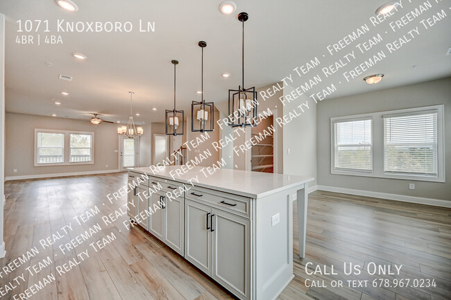 Building Photo - 1071 Knoxboro Ln
