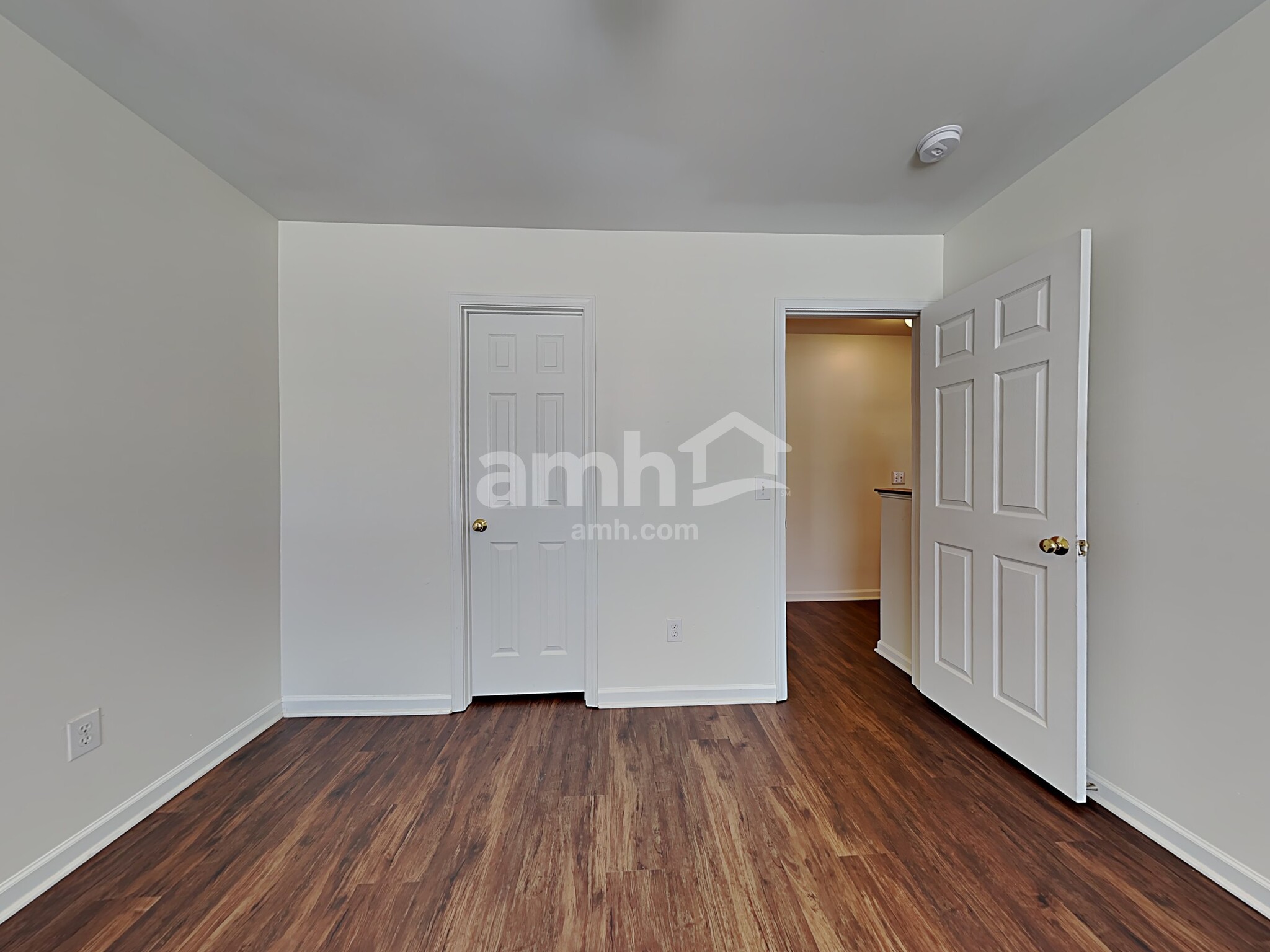 Building Photo - 521 Brummell Ln