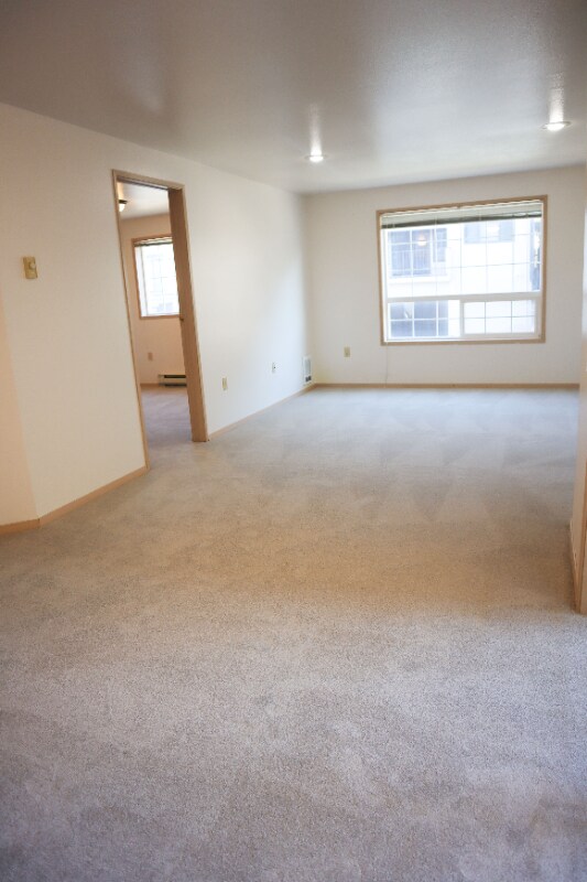 Primary Photo - 2234 Eastlake Ave E