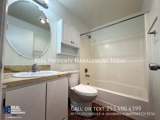 Building Photo - 450 Pearl St