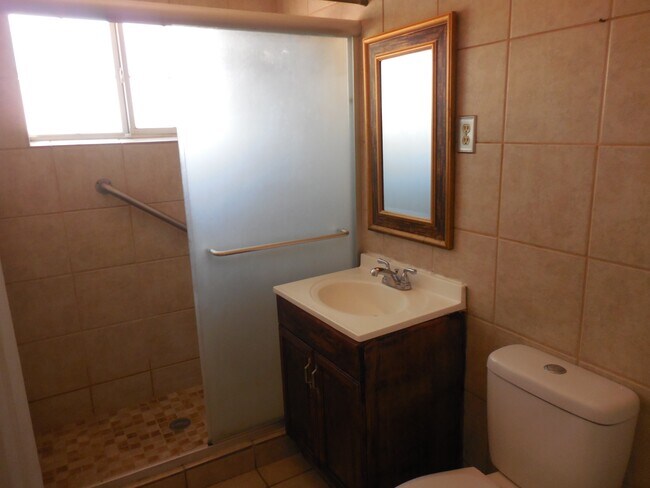 Building Photo - 1127 Del Norte St