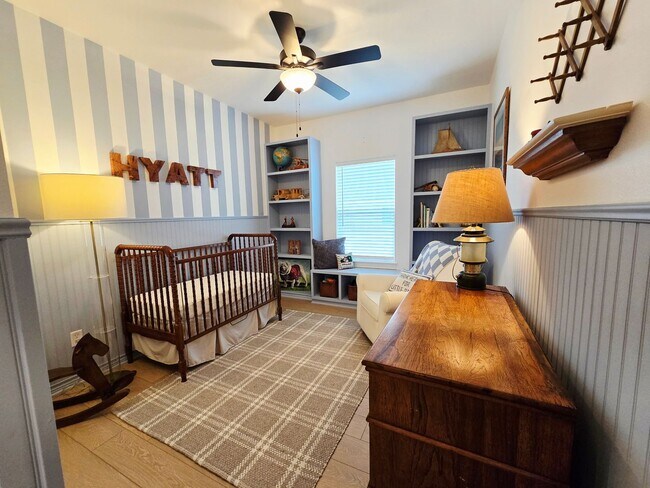Building Photo - Coming Soon! Stunning 4 Bed 2 Bath on Almost an Acre in Flint!