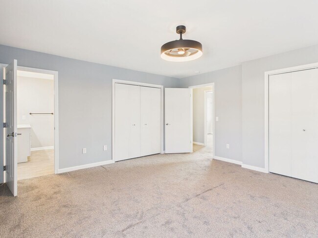 Building Photo - Beautiful Spacious Single Family in Blue Meadow Farms