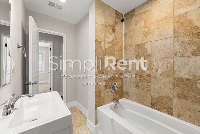 Building Photo - ALL NEW 4/2 HOME FOR RENT - 1st Month's Rent free with a 13 month lease!