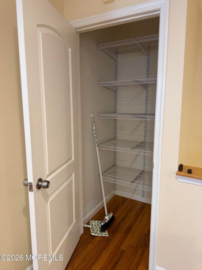 Building Photo - 35 Sternberger Ave