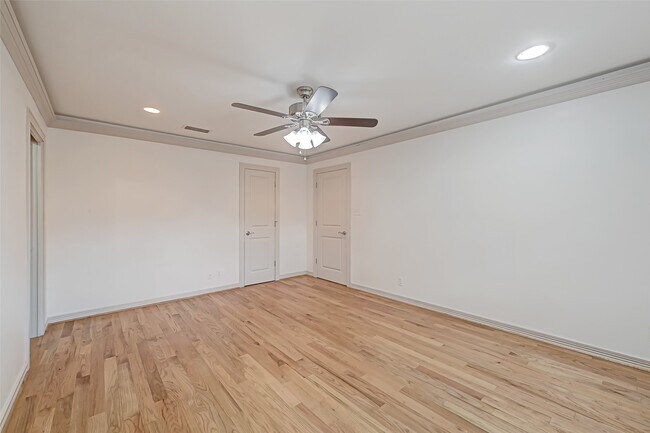 Building Photo - 5611 Briarbend Dr