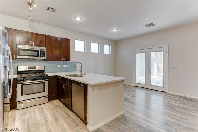 Building Photo - 860 Viento Del Montagna Ave