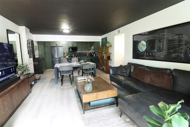 Primary Photo - 6801 Indian Creek Dr