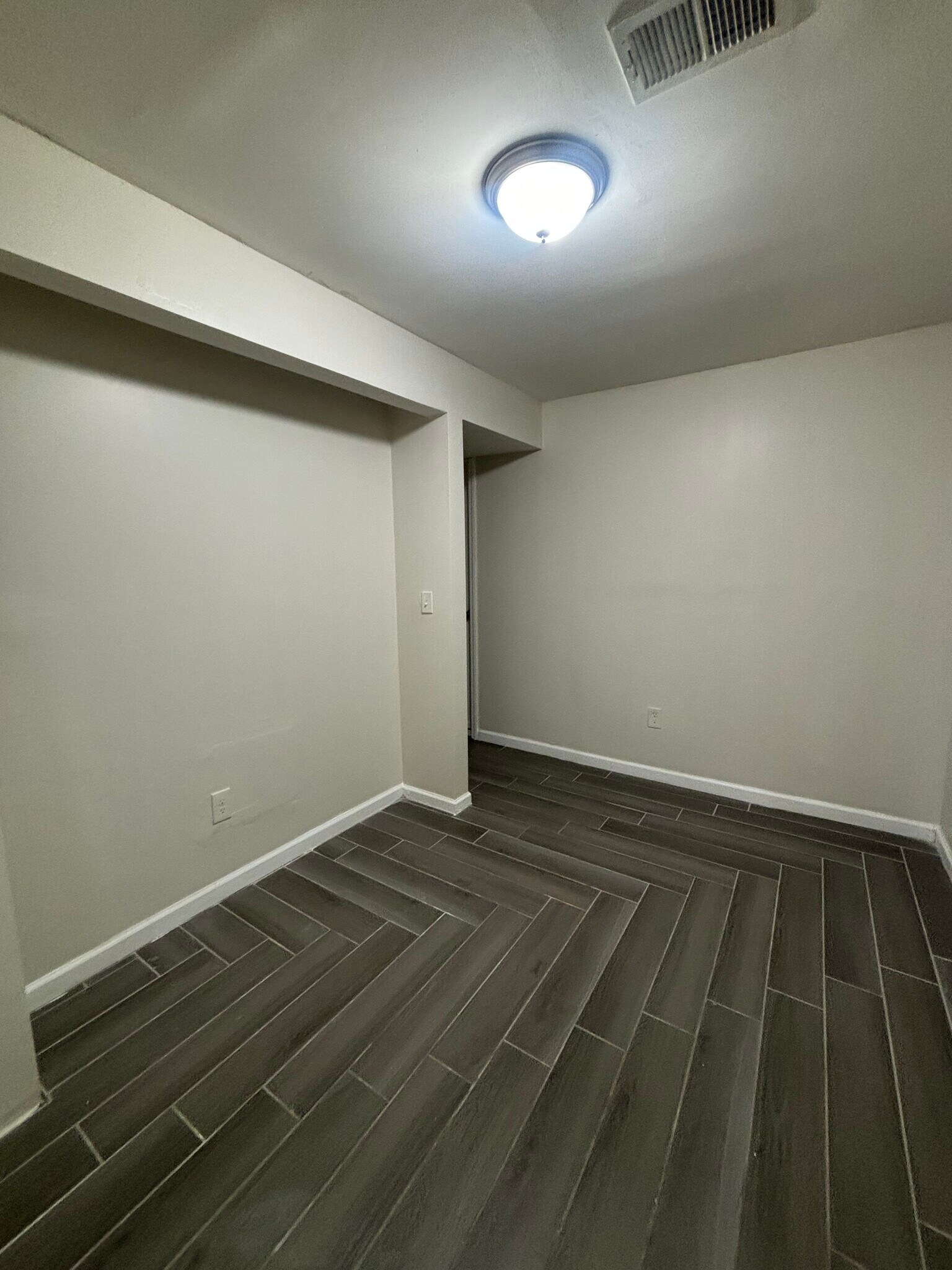 Building Photo - 241 Fabyan Pl