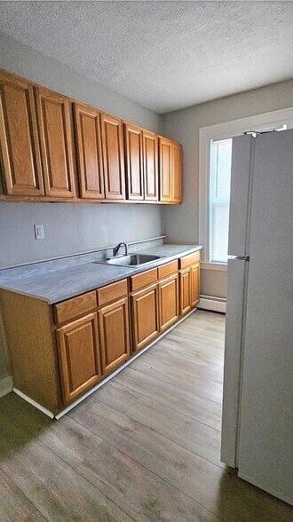 Building Photo - 208 Sherman Ave
