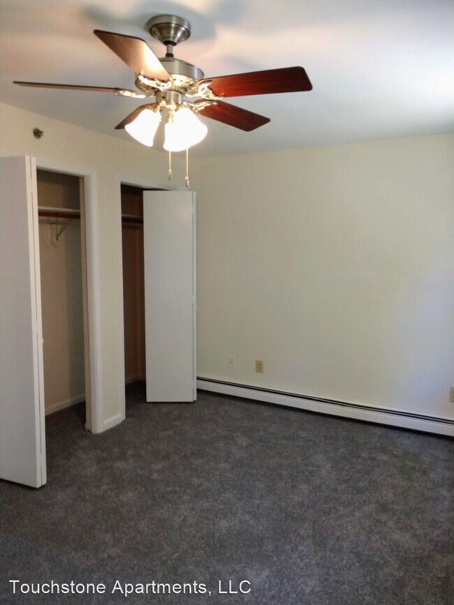 Building Photo - 221 Park St