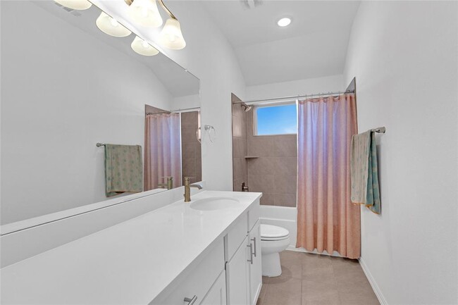 Building Photo - 122 Shagbark Trl