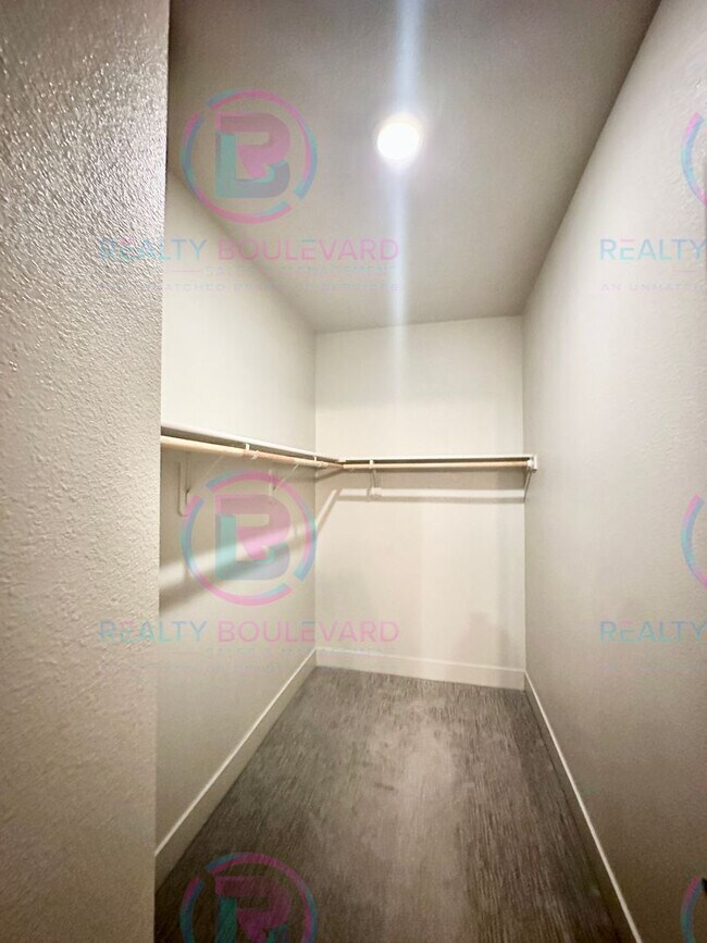 Building Photo - Modern Designer 2 Bedroom 2.5 Bathroom Tow...