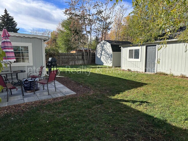 Building Photo - 901 S Alcott St