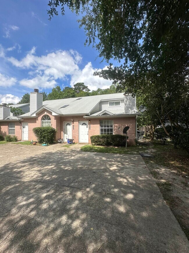 Primary Photo - 2470 Nugget Ln