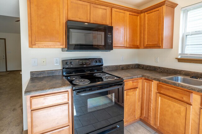 Building Photo - 601 Glenstone Dr