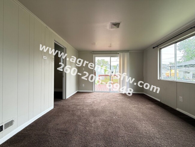 Building Photo - 3 Bedroom House