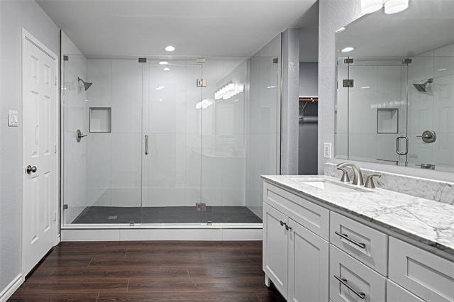 Building Photo - 6703 Meadowcrest Dr