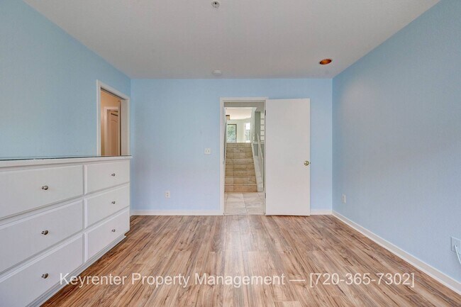 Building Photo - Downtown 3bed/3 bath w/2-car garage - $5500