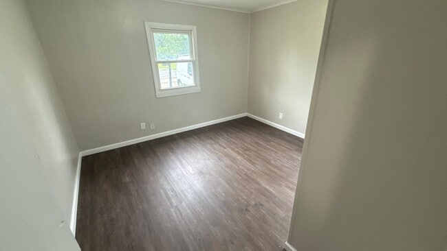 Building Photo - Single family