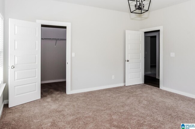 Building Photo - 358 Shady Ln