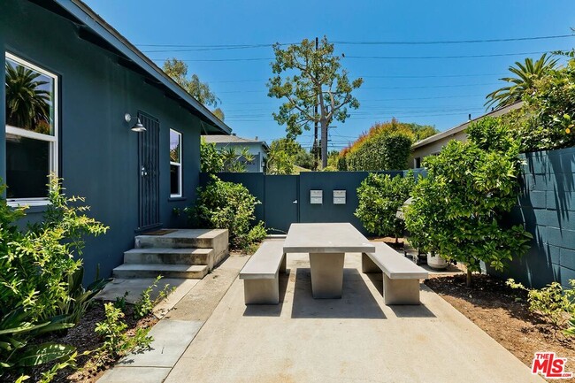 Building Photo - 2002 20th St