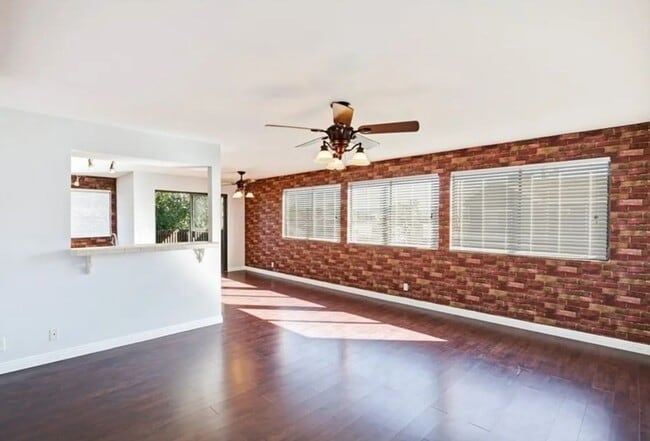 Building Photo - Spacious 2-Bedroom Condo Near Topanga West...