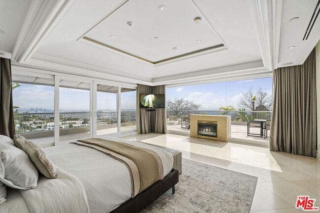 Building Photo - 360 Trousdale Pl