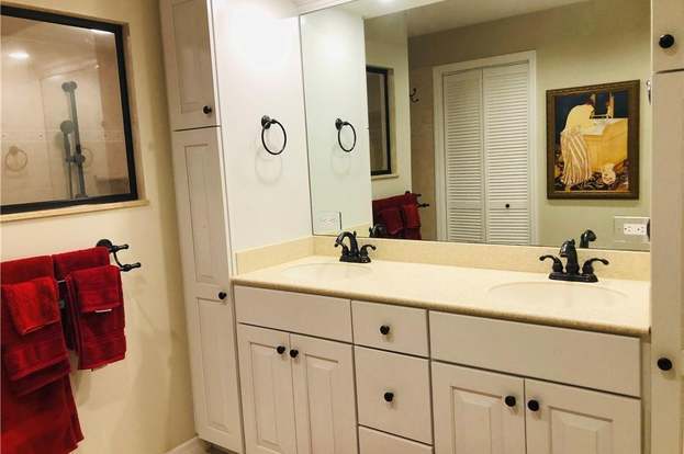 Building Photo - 16181 Fairway Woods Dr