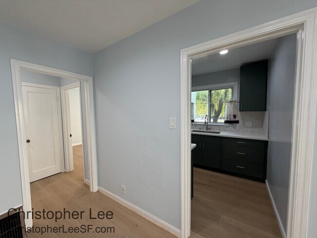 Building Photo - 1433 Jasmine St