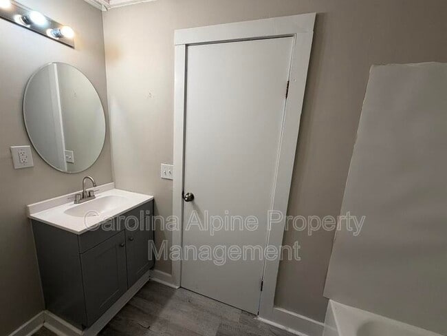 Building Photo - 510 Ridgecrest Dr