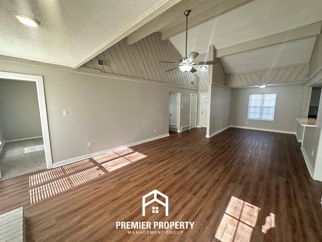 Building Photo - 6577 Beaverlodge Dr