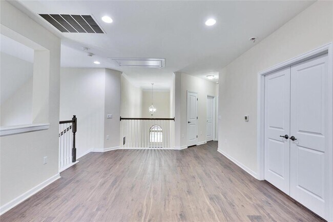 Building Photo - 14208 Tyburn Trail