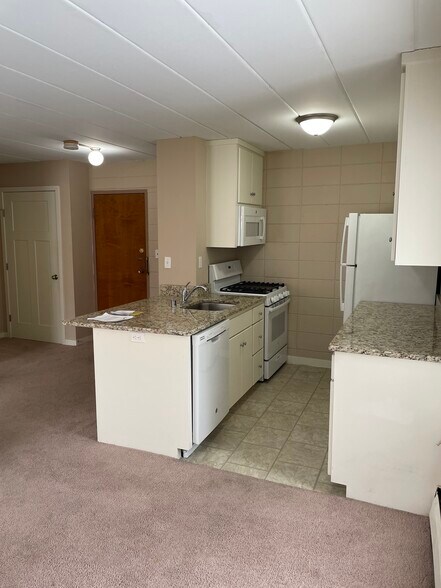 Building Photo - 4016 Utica Ave S