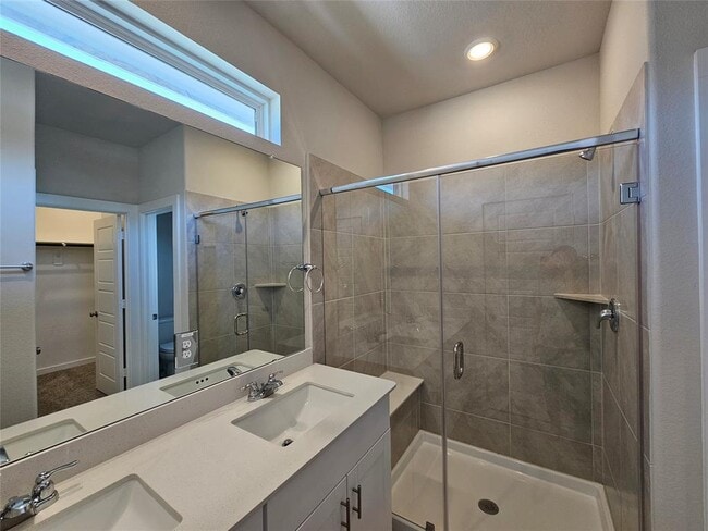 Building Photo - 3007 Valley Peak Dr