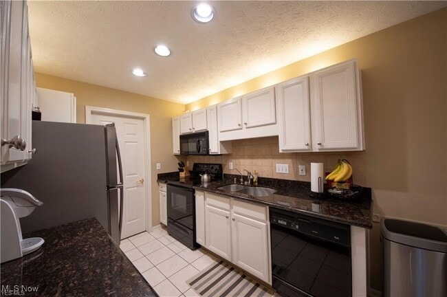 Building Photo - 2042 W Reserve Cir