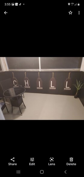 Screen in patio - 818 Lee Andrews Ave SE