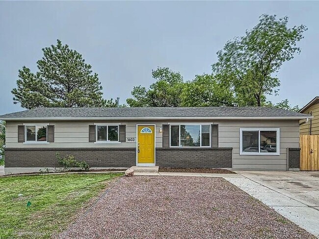Building Photo - 1603 Carmel Dr