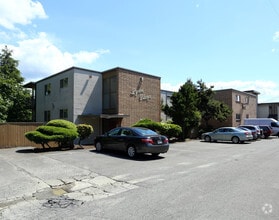 Building Photo - Lynn Plaza