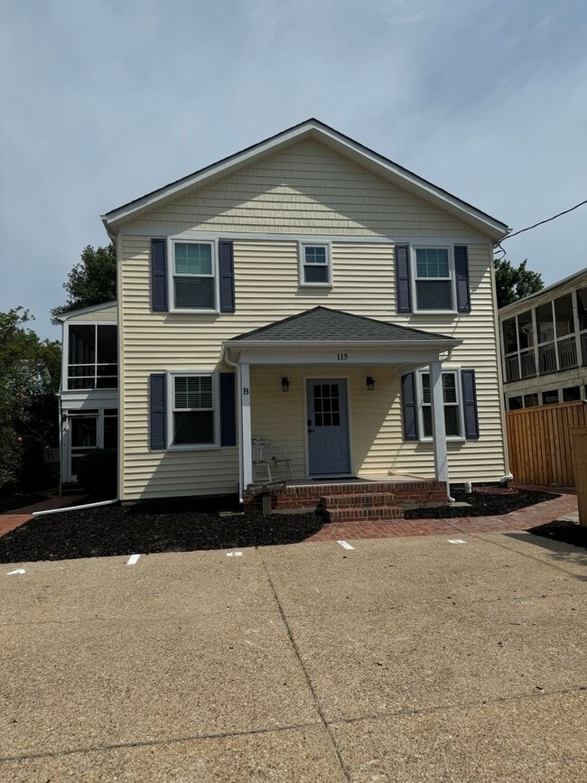 Building Photo - Furnished Seasonal Beach Rental Cottage - Steps to Ocean!