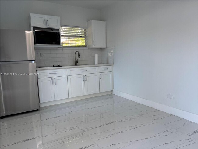 Building Photo - 214 NW 46th Ave