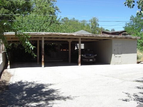 Building Photo - 1805 Lincoln Ln